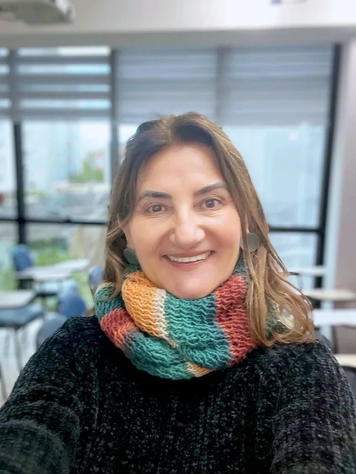 Professora Cris, especialista em redação ENEM